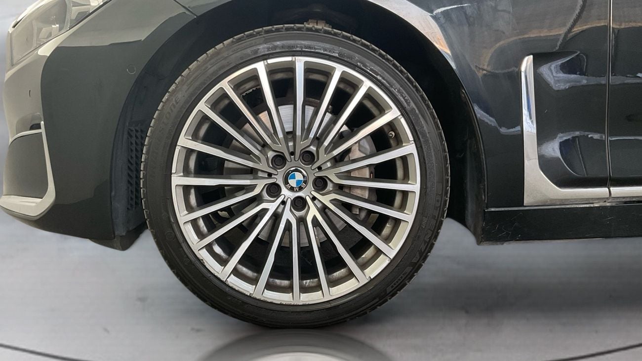 بي أم دبليو 730Li Pure Excellence | upto AED 20,000 Ramadan Discount | شامل الضمان | 0 ﺪﻔﻋﺓ ﺃﻮﻟﻯ