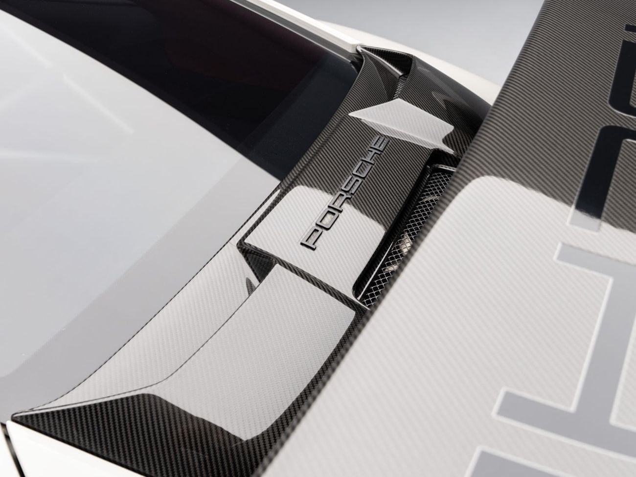 Porsche 911 GT2 RS 3.8L SUMMER STARTS NOW | EXCLUSIVE DEAL BY BLACKLINE, 2018 911 GT2 RS Weissach, May 2028 Pors