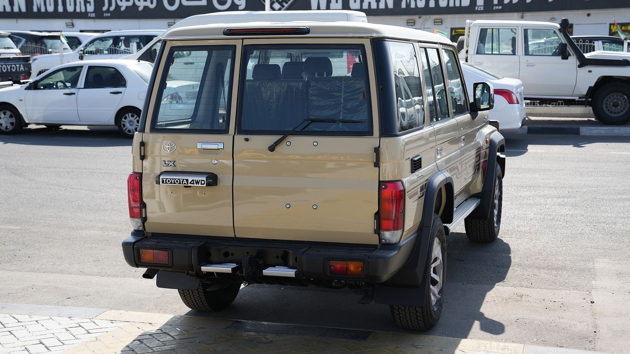 تويوتا لاند كروزر LX