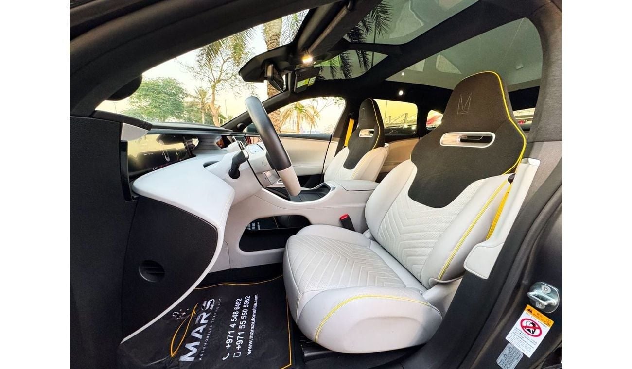 Avatr 11 2023 USED AVATR 11 AWD / 90 kWH / WLTC (580 KM) / LAW MILEAGE (20,000 KM) / WARRANTY