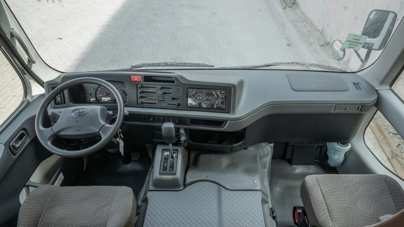 Toyota Coaster TOYOTA COASTER 2.8 DSL 22SEATS -2025YM