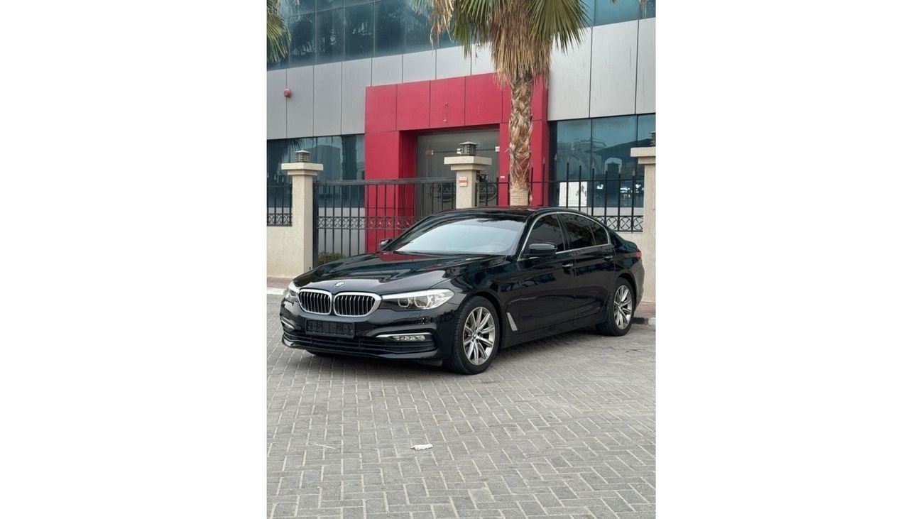 بي أم دبليو 520i اكزكيتيف