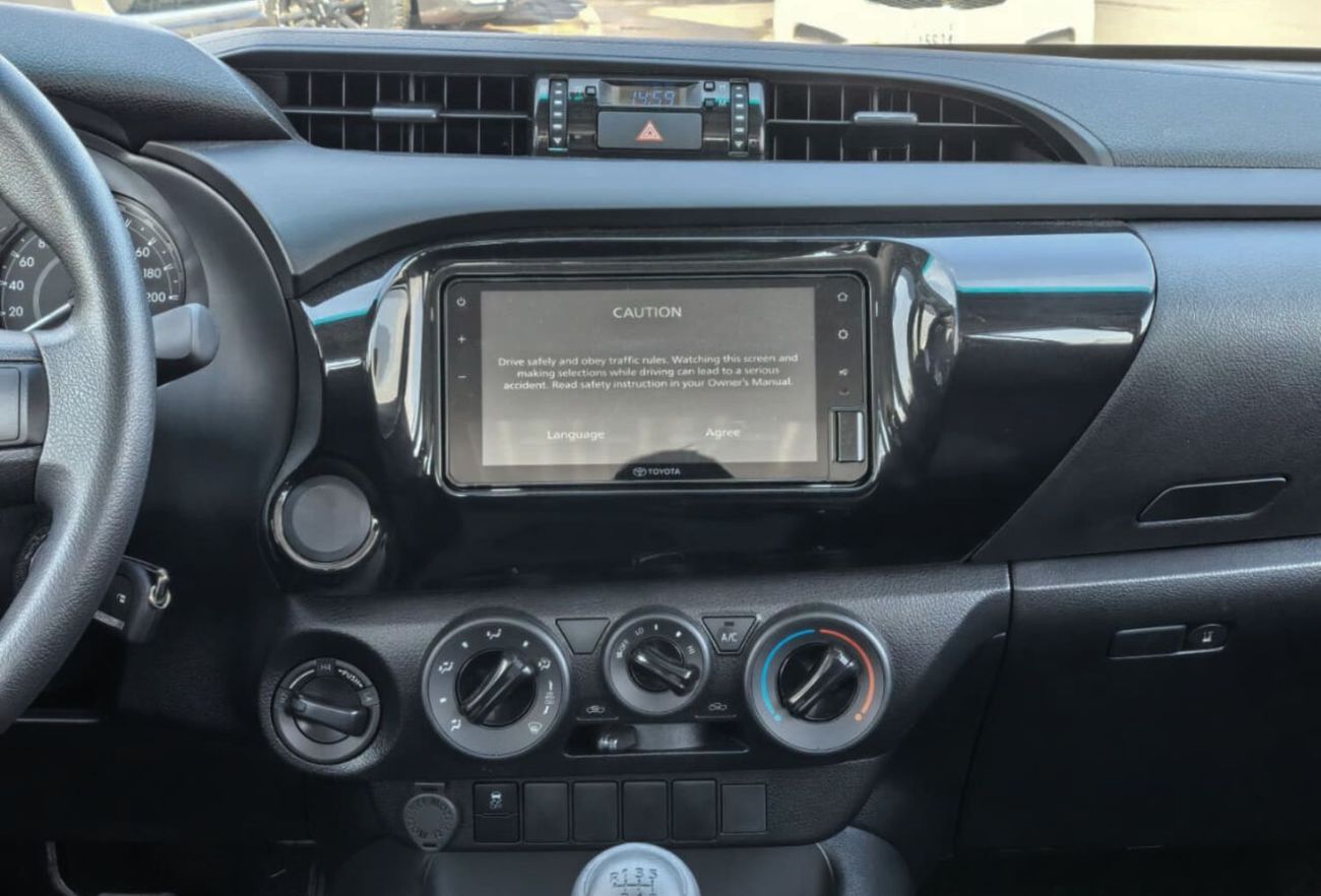 Toyota Hilux TOYOTA HILUX 2.4L DIESEL 4WD MANUAL 2026 WHITE INSIDE BLACK