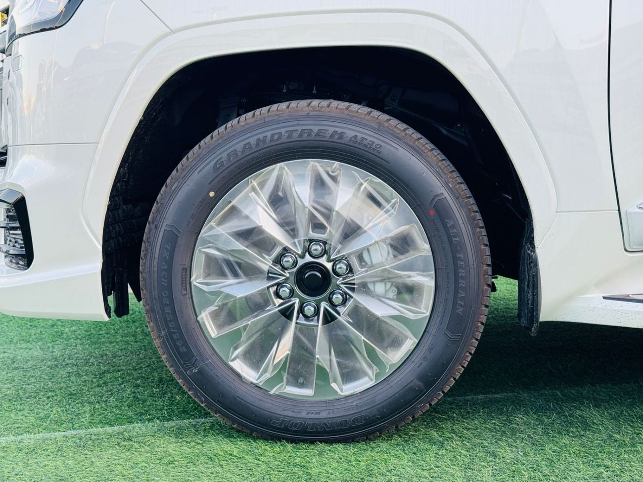 تويوتا لاند كروزر LC300 VXR 3.5L PTR 2026 FULL OPTION