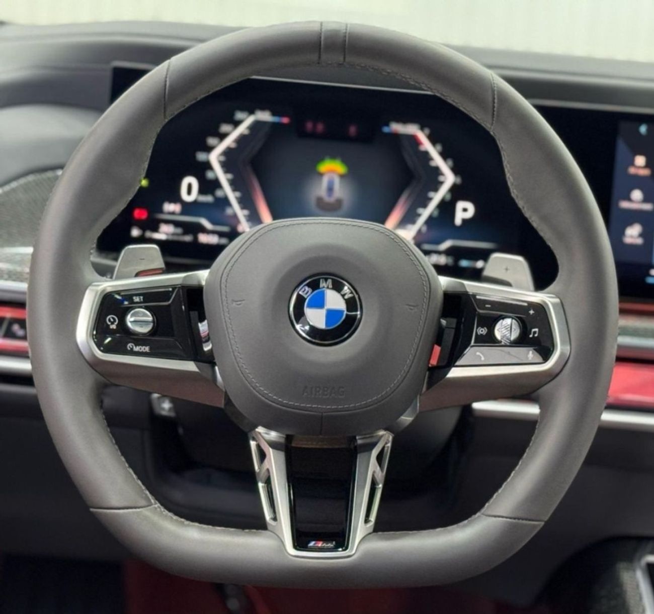 بي أم دبليو 760Li 2023 BMW 760i M-Sport, 2027 BMW Warranty + Service Pack, Fully Loaded, Low Kms, GCC