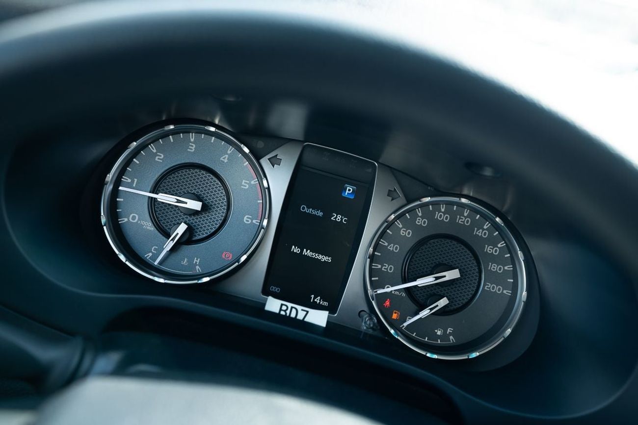 Toyota Hilux S GLX 2.4L AWD A/T