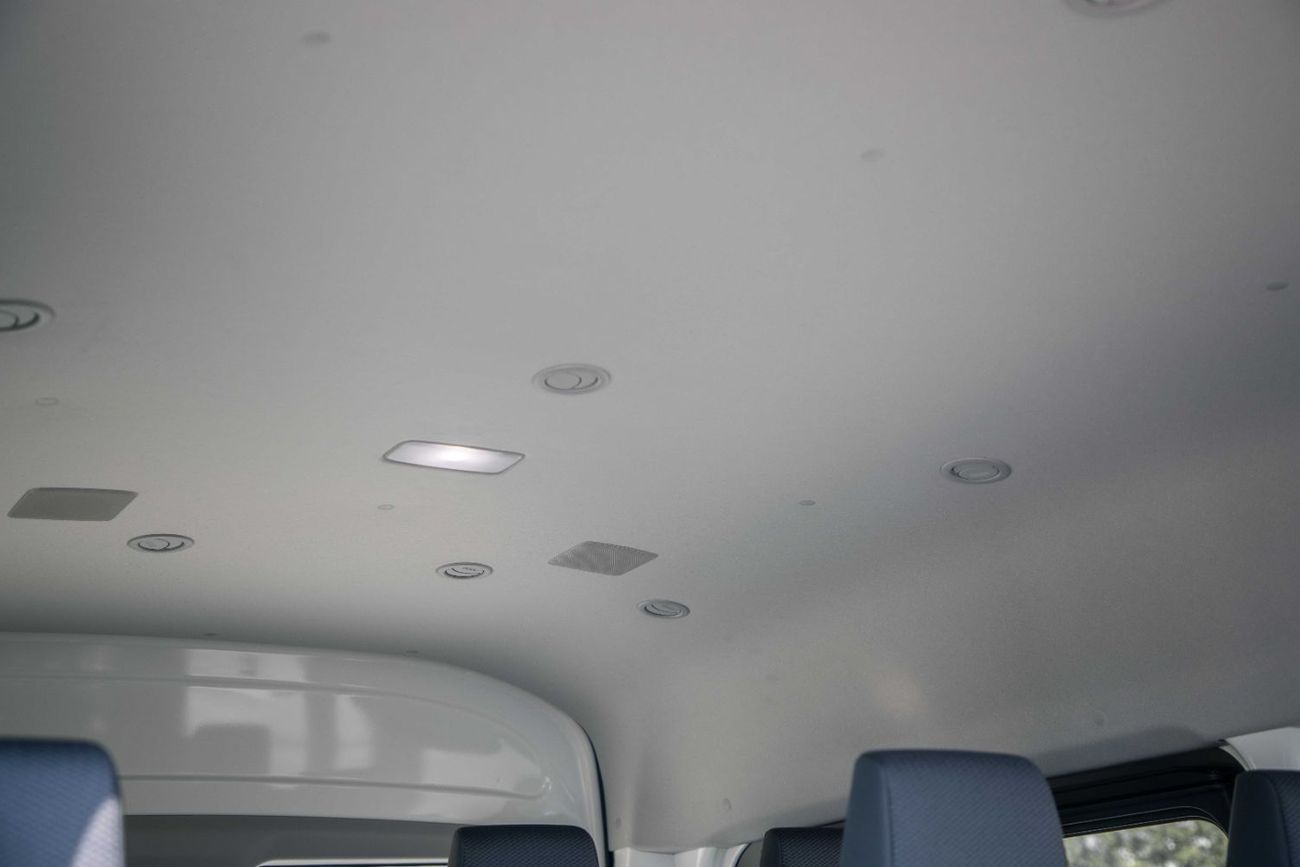 تويوتا هاياس 3.5L- White Inside Grey | Export Only