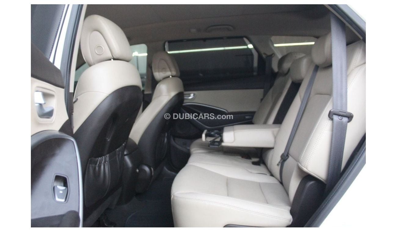 Hyundai Grand Santa Fe GLS هيونداي جراند سنتافي موديل : 2015 مطلوب :42000 درهم الممشى : 187000 كم مواصفات خليجية V6/3.3L 4W