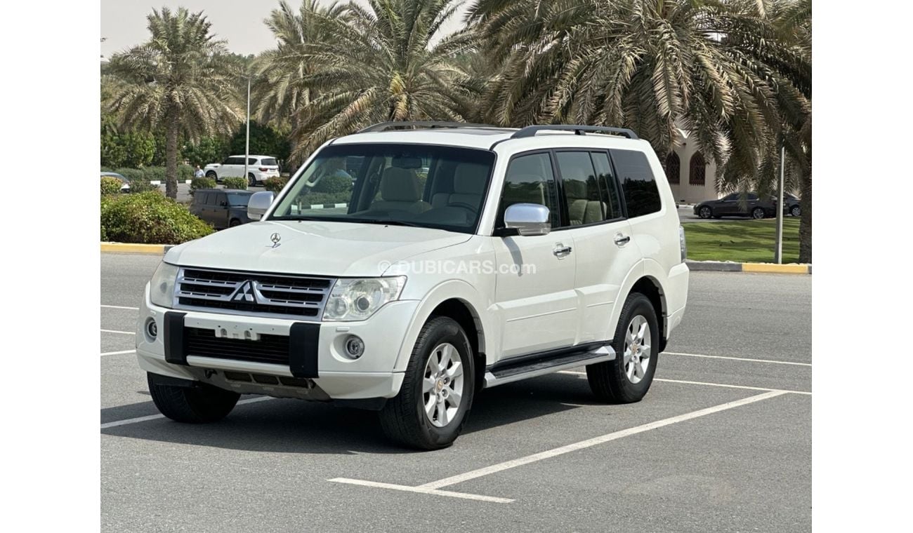 Mitsubishi Pajero موديل 2010 خليجي حاله ممتازه جدا من الداخل والخارج