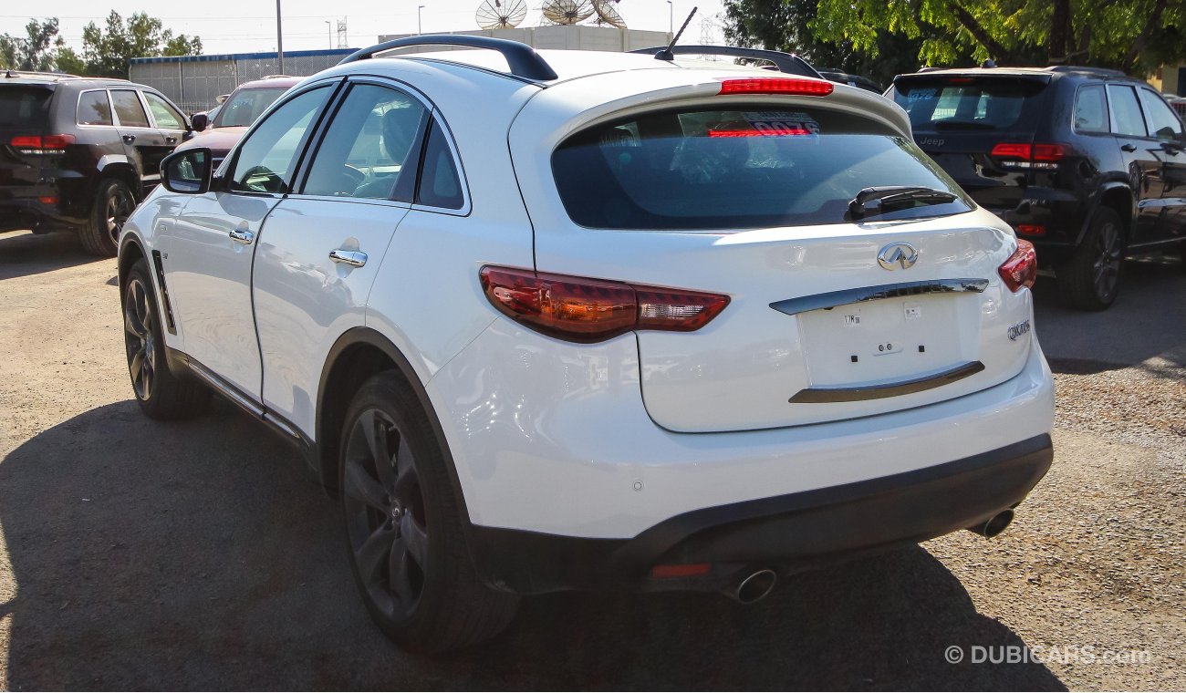 Infiniti QX70 S