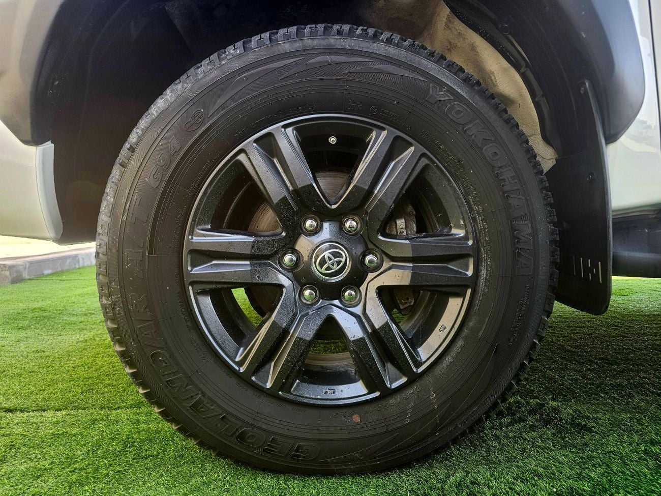 تويوتا هيلوكس SR5/ 4WD PATROL AUTOMTIC/ AUTO WINDOWS/ LOW MILEAGE