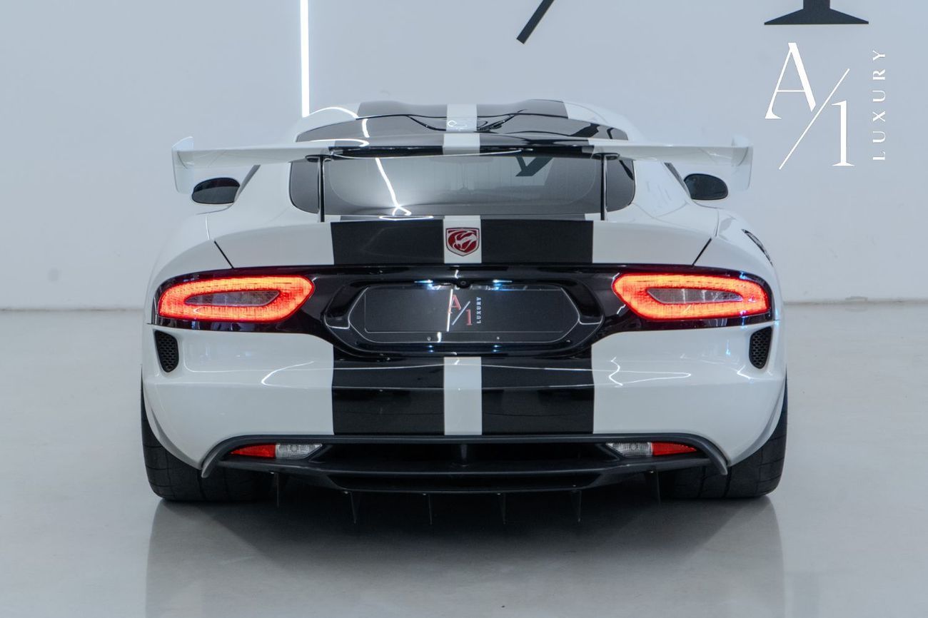 دودج فايبر SRT10 GTC 8.4L 2016 Dodge Viper GTC Time Attack Edition V10, 1 Of 1, Carbon Fiber Accents, Clean Tit