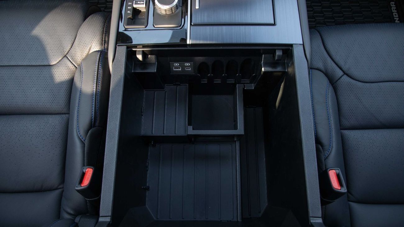 Toyota Tundra CREWMAX PLATINUM 4WD | 2025 | For Local Registration +10%