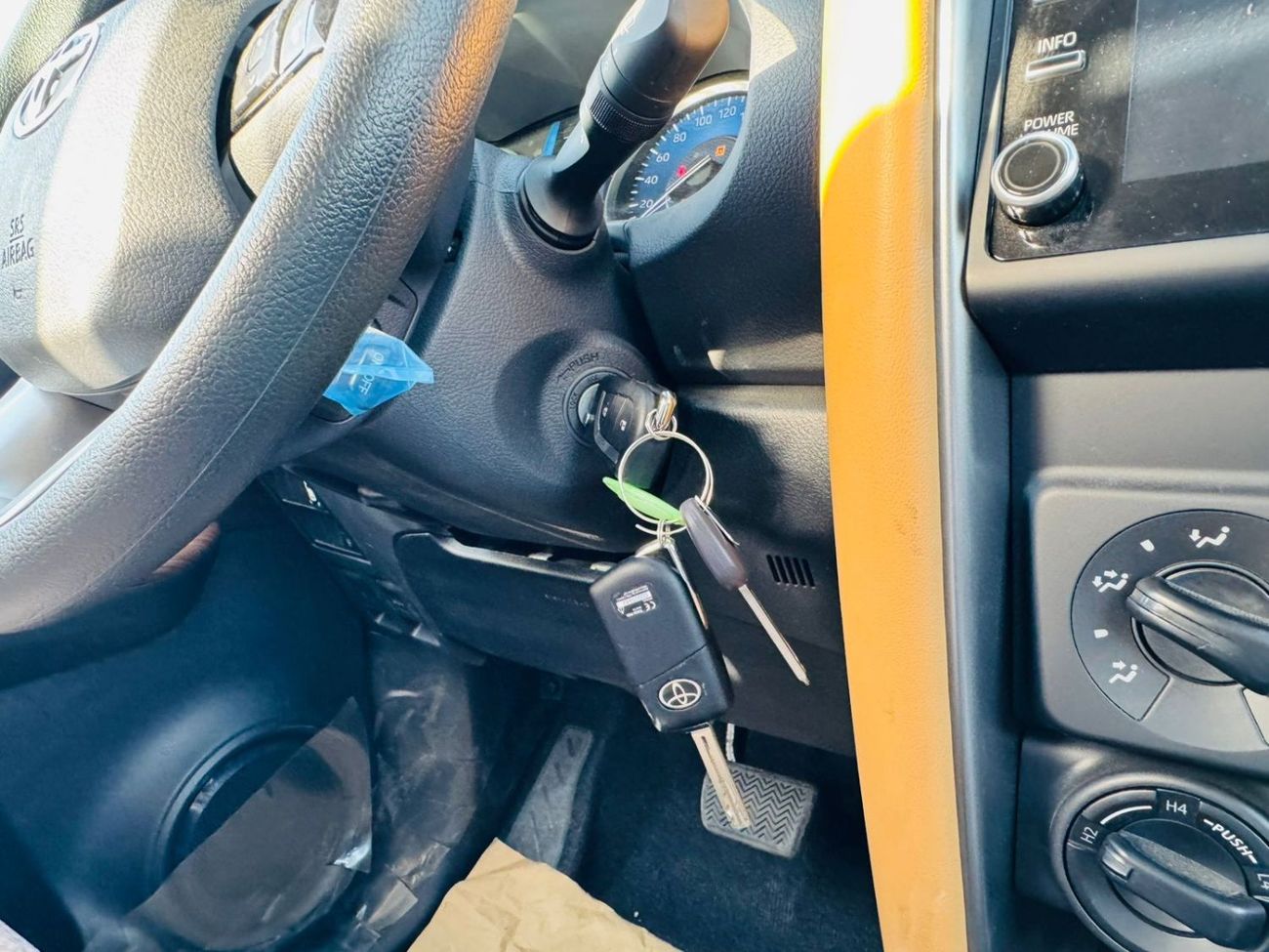 Toyota Fortuner Toyota Fortuner 2.7 mid option manual AC 2025