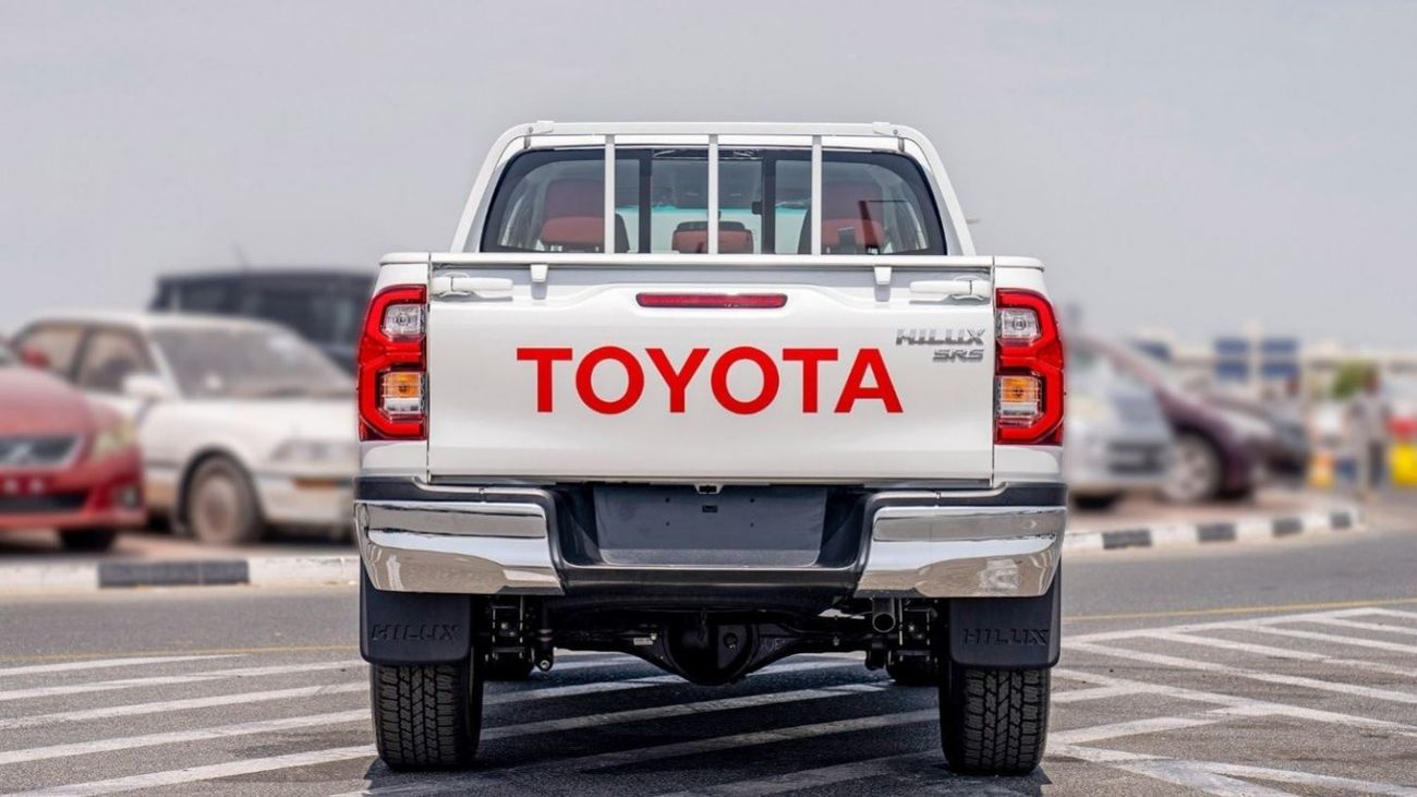 تويوتا هيلوكس TOYOTA HILUX DC 2.7P MT 4X4 MY2023 – WHITE