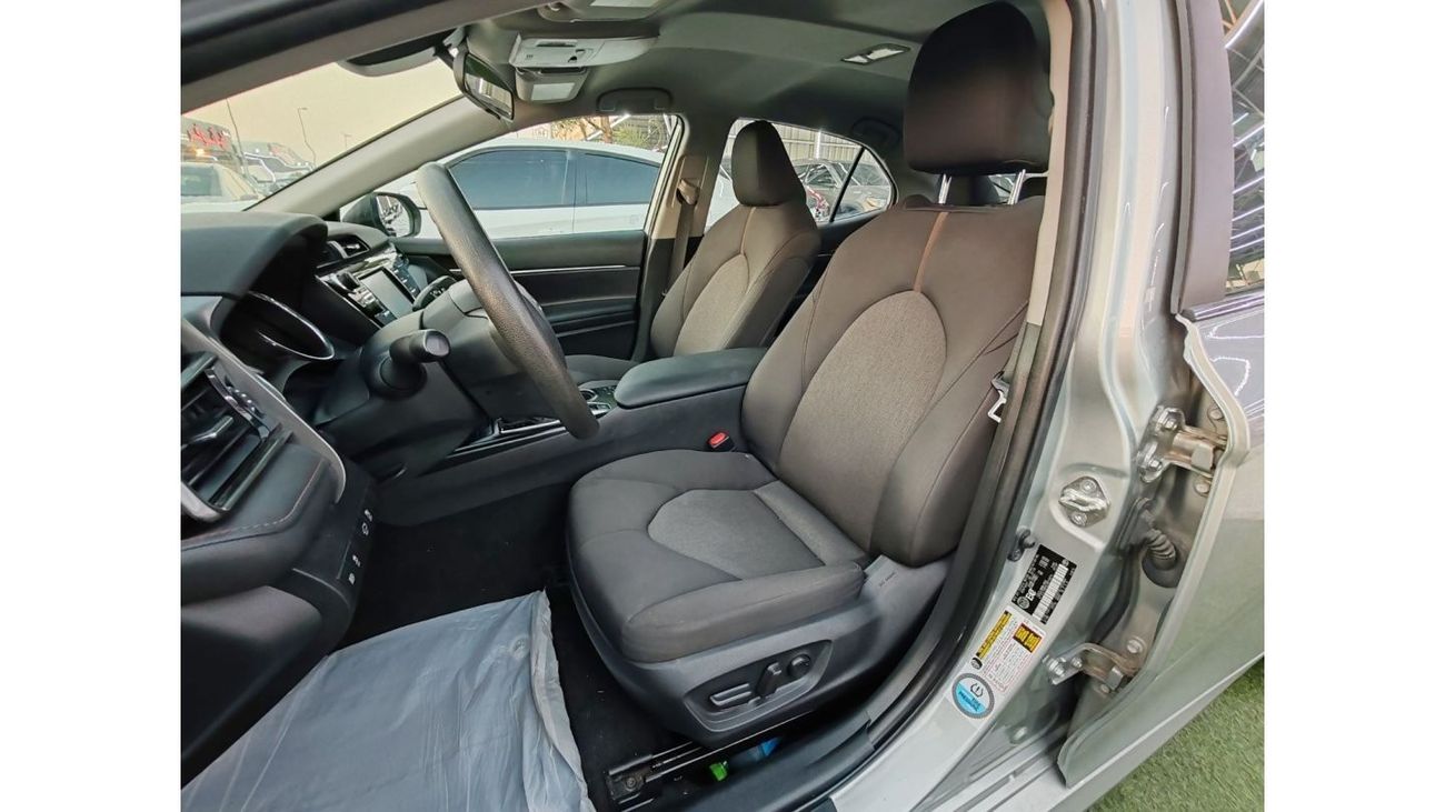 Toyota Camry LE HEV Warranty one year