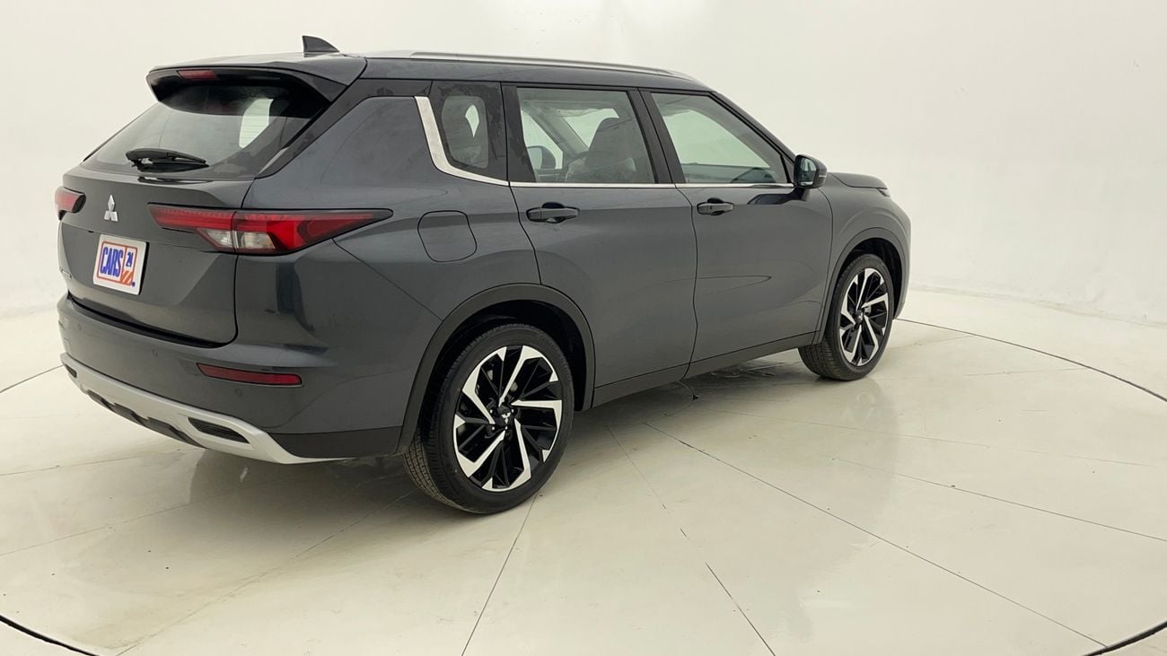 ميتسوبيشي آوتلاندر H/L SYNTHETIC LEATHER SEATS WITH SUNROOF 2.5 | بدون دفعة مقدمة | اختبار القيادة في المنزل