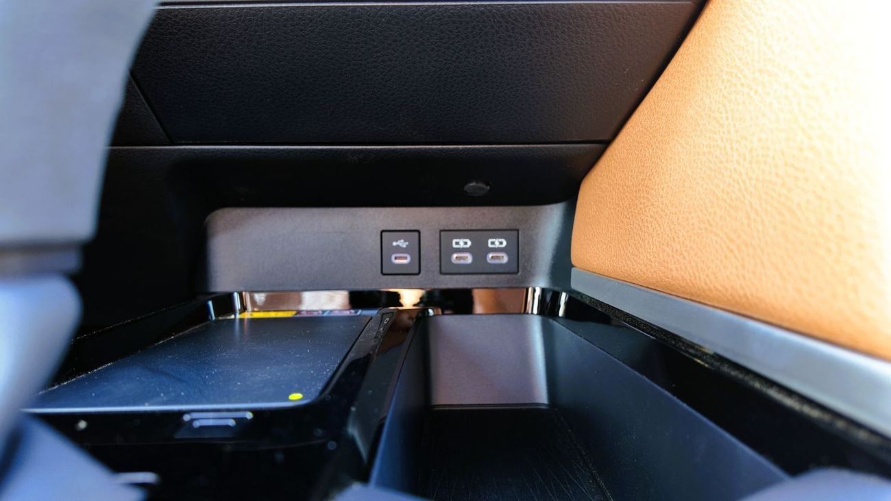 تويوتا كامري  2026 Toyota Camry HEV | 2.5L Hybrid | 208 HP | e-CVT | GCC Specs