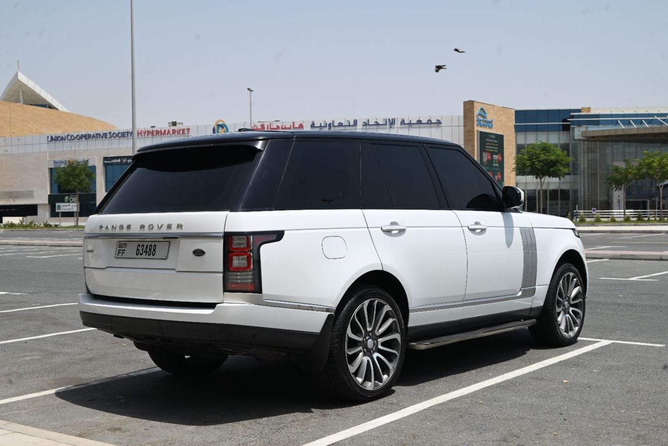 لاند روفر رينج روفر AUTOBIOGRAPHY -  AGENCY MAINTAINED - ACCIDENT FREE - RANGE ROVER SUPERCHARGED 2015 - GCC - WELL MAINTANED