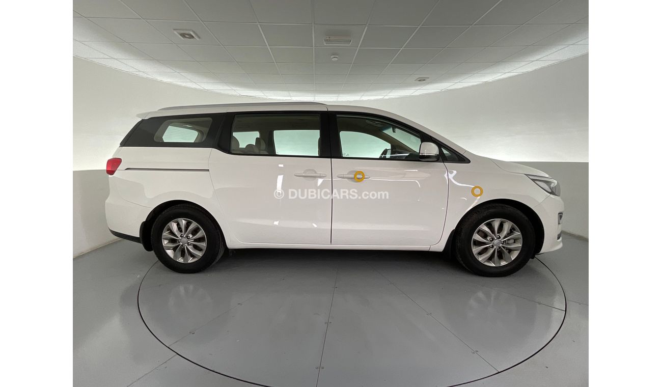 كيا كارنيفال LX