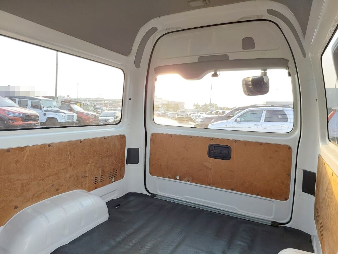 Toyota Hiace 2016 TOYOTA HIACE VAN RHD 3.0 L DIESEL AUTOMATIC (PM94354)