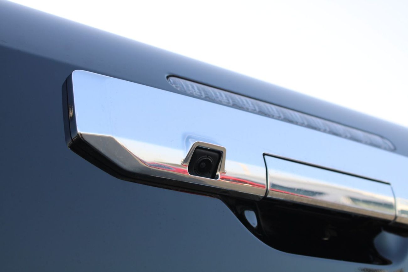 Mitsubishi L200 MITSUBISHI L200 2.4L DIESEL DOUBLE CABIN 4 X 4 SPORTERO AUTO