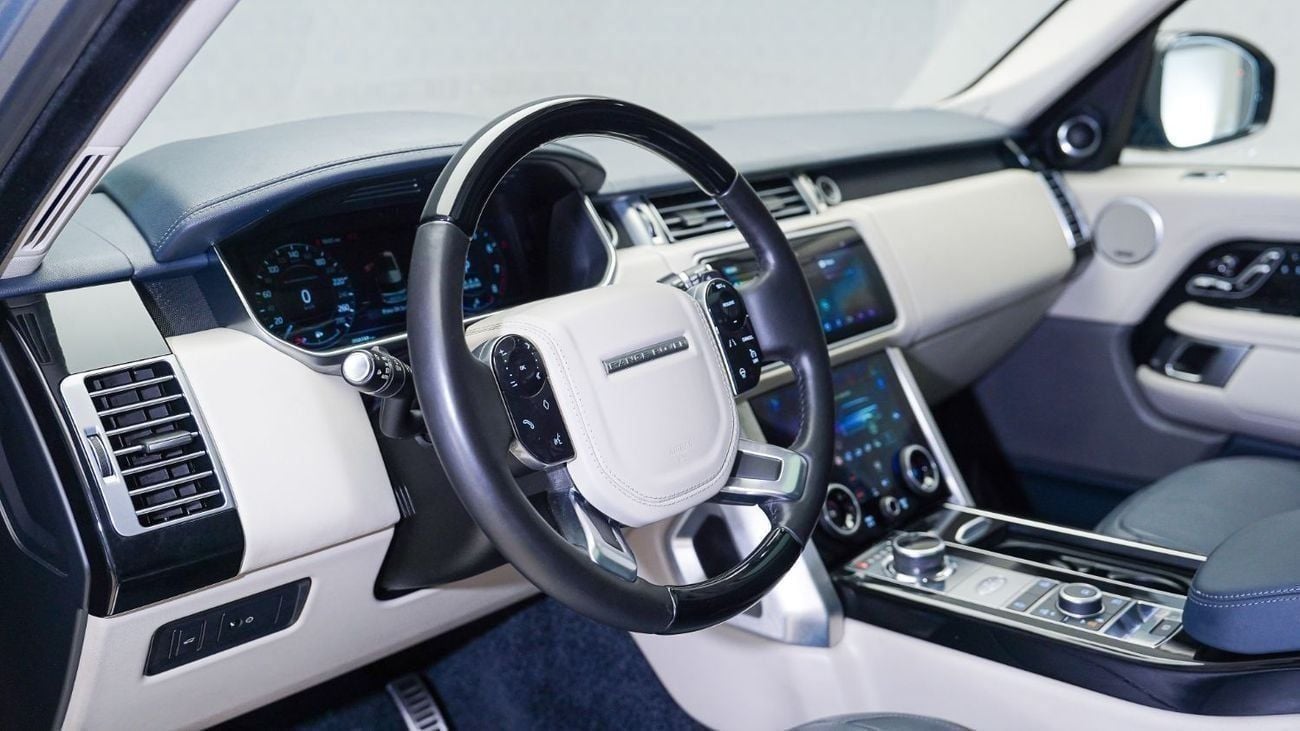 Land Rover Range Rover Vogue SE 5.0L UAE's Very Best Example | 2 Years Free Servicing | AED 5,194 Per Month