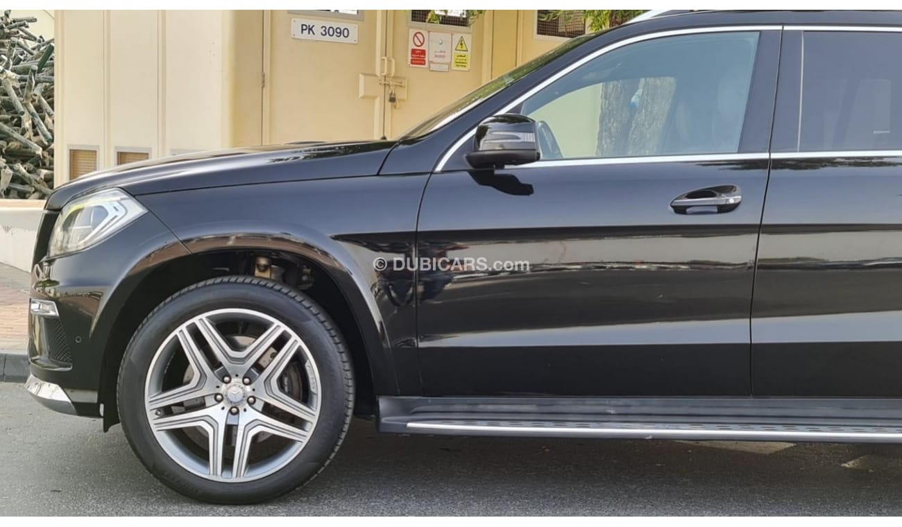 Mercedes-Benz GL 500 2015 4.7L Turbocharged V8 Partial Service History GCC Perfect Condition