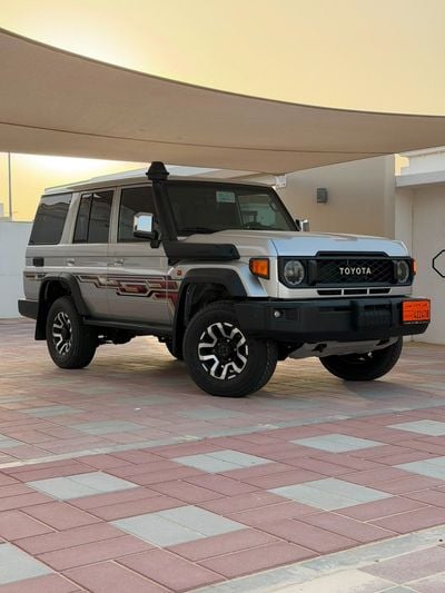 Toyota Land Cruiser 76