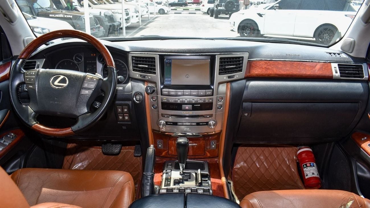 Lexus LX 570 S