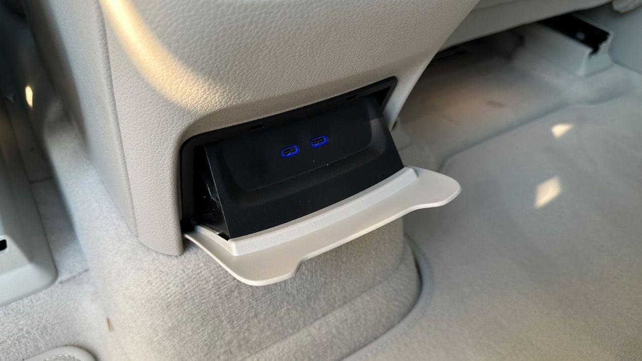 Mercedes-Benz EQS 450 SUV Mercedes-Benz EQS 450 4MATIC AT 2023 • Electric • Automatic