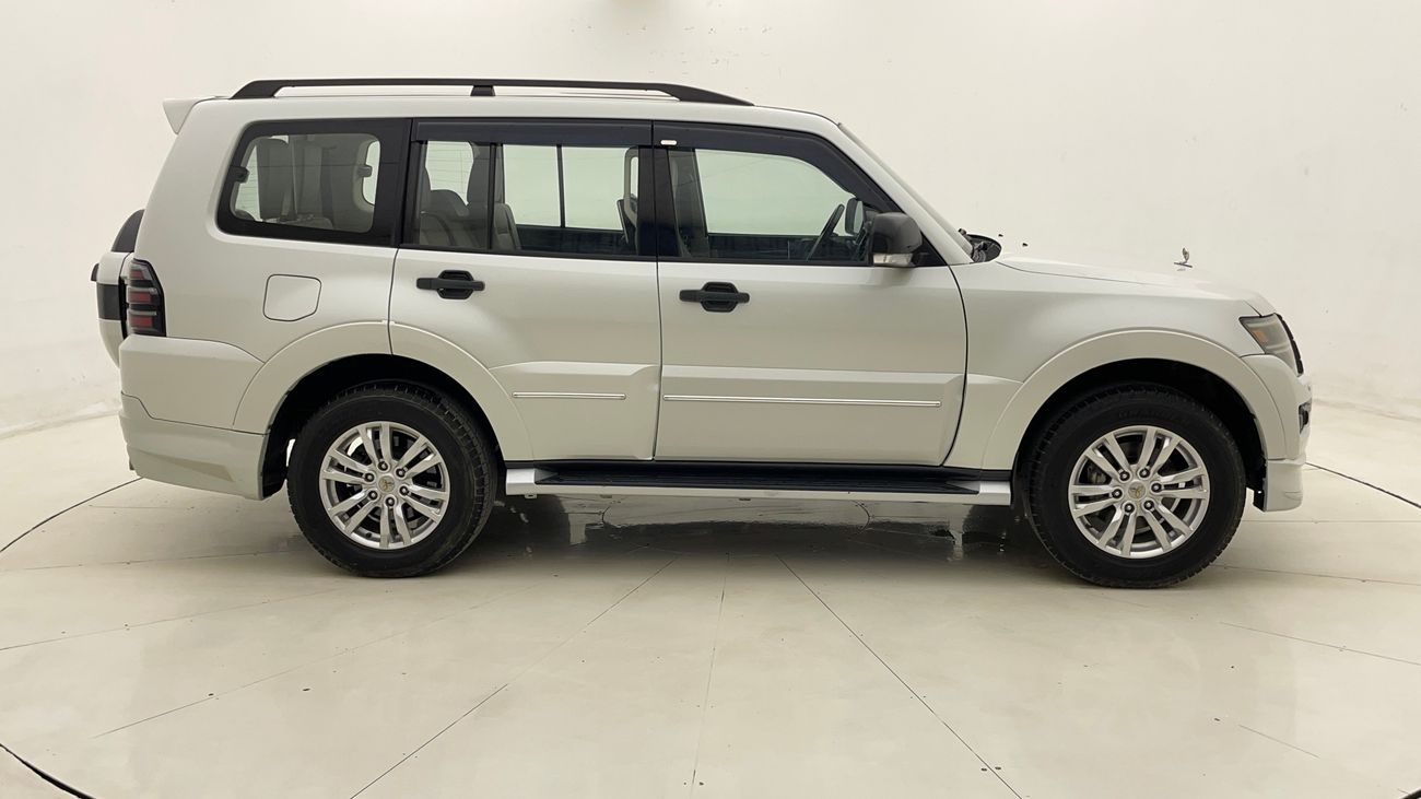 ميتسوبيشي باجيرو GLS HIGHLINE 3.8 | بدون دفعة مقدمة | اختبار القيادة في المنزل