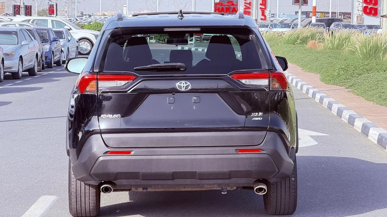 تويوتا راف ٤ XLE Premium  4X4