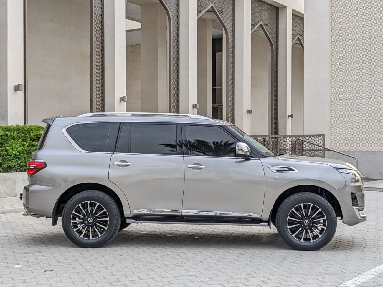 Nissan Patrol LEFT HAND FACLIFTED 2024 FULL OPTION
