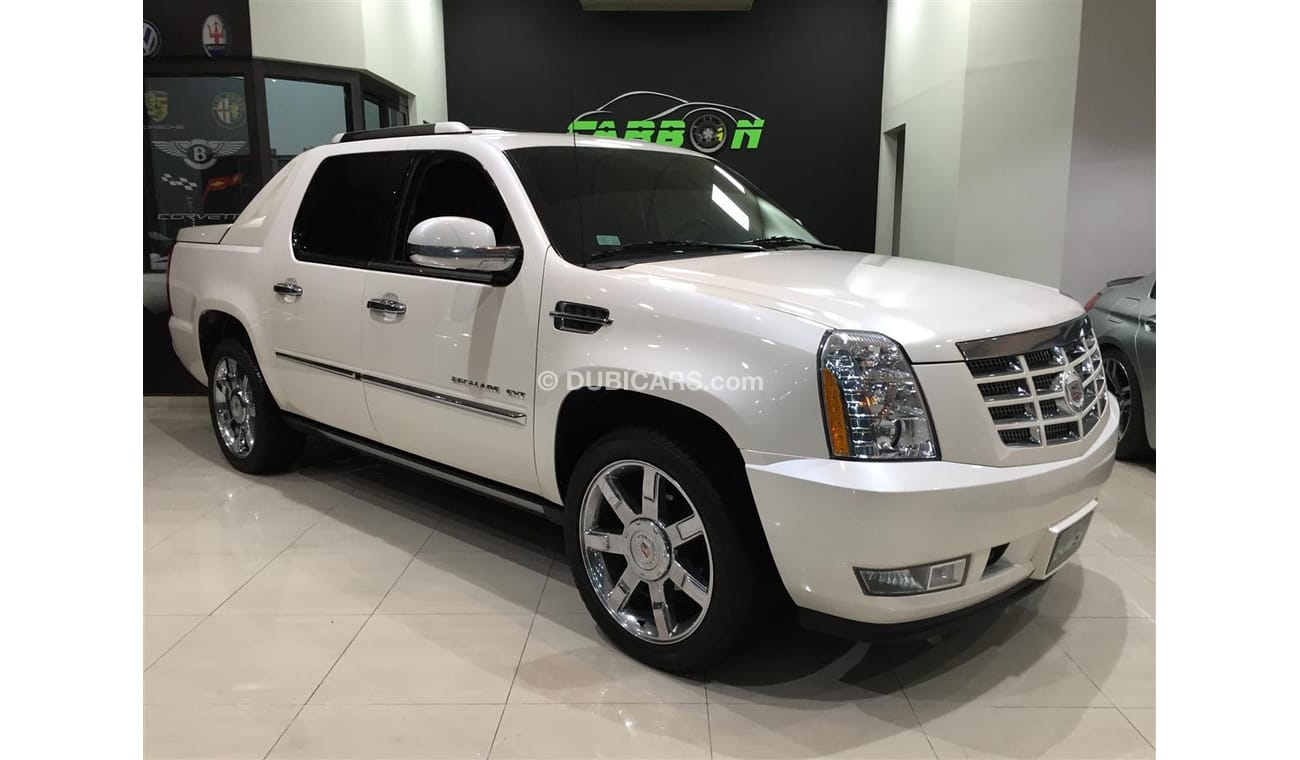 كاديلاك إسكالاد Cadillac Escalade EXT 2012 model done 59000 kms only, gulf specs, under warranty, showroom condition