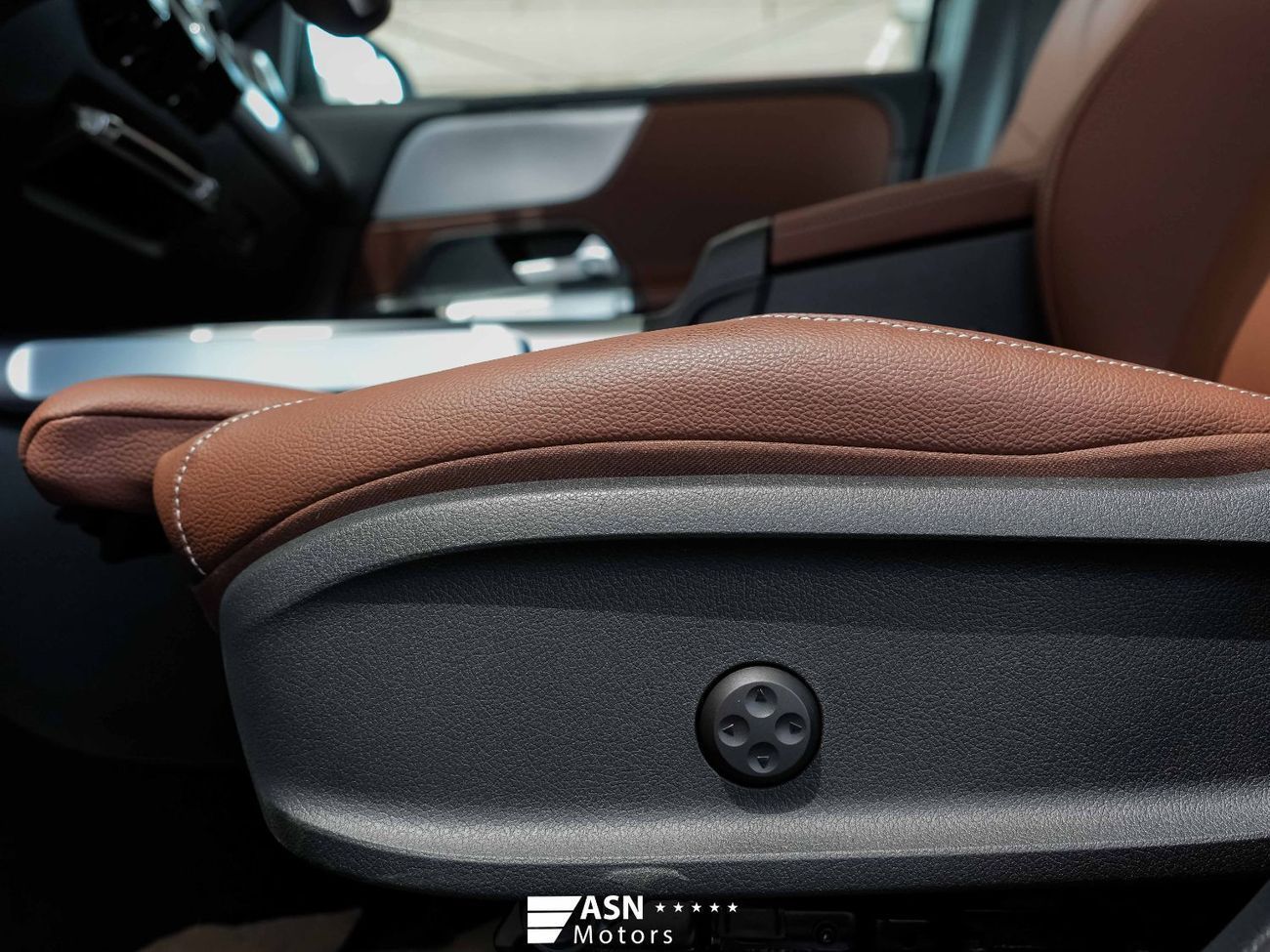 Mercedes-Benz GLB 200 Luxury 7 Seater 1.3 Turbo (Export Price)