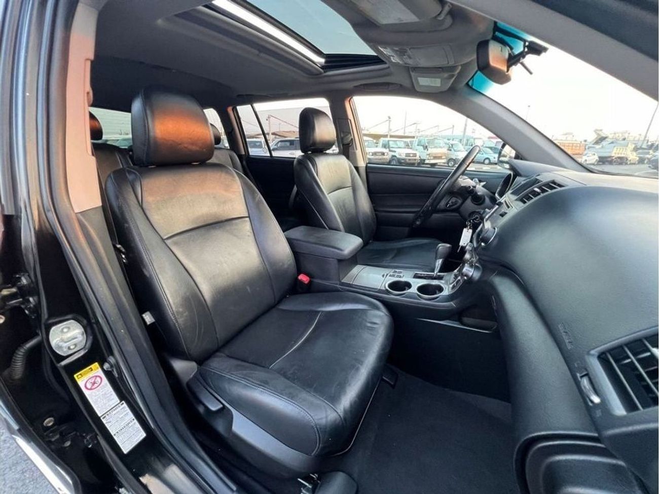 تويوتا هايلاندر 2013 TOYOTA HIGHLANDER XLE - Sunroof - Electric + Leather Seats -3.5L V6