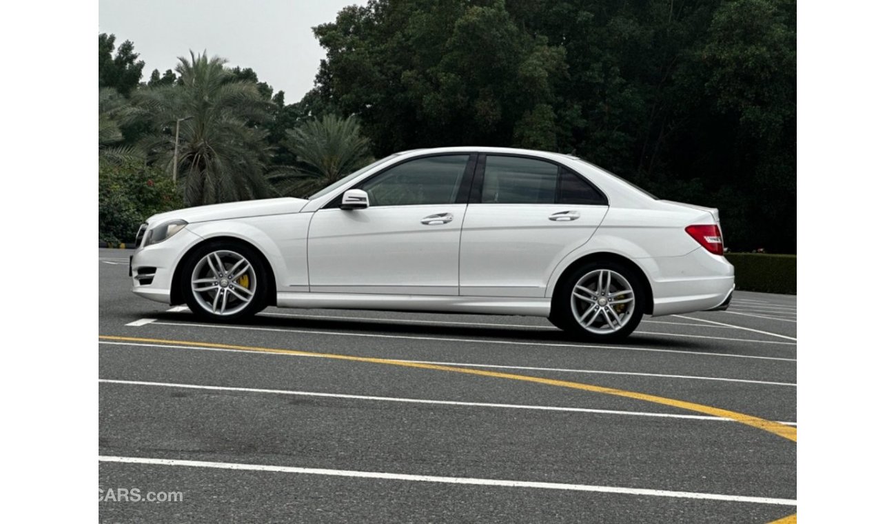 مرسيدس بنز C 250 موديل 2014 حاله ممتازه من الداخل والخارج فل مواصفات فتحه وجلد