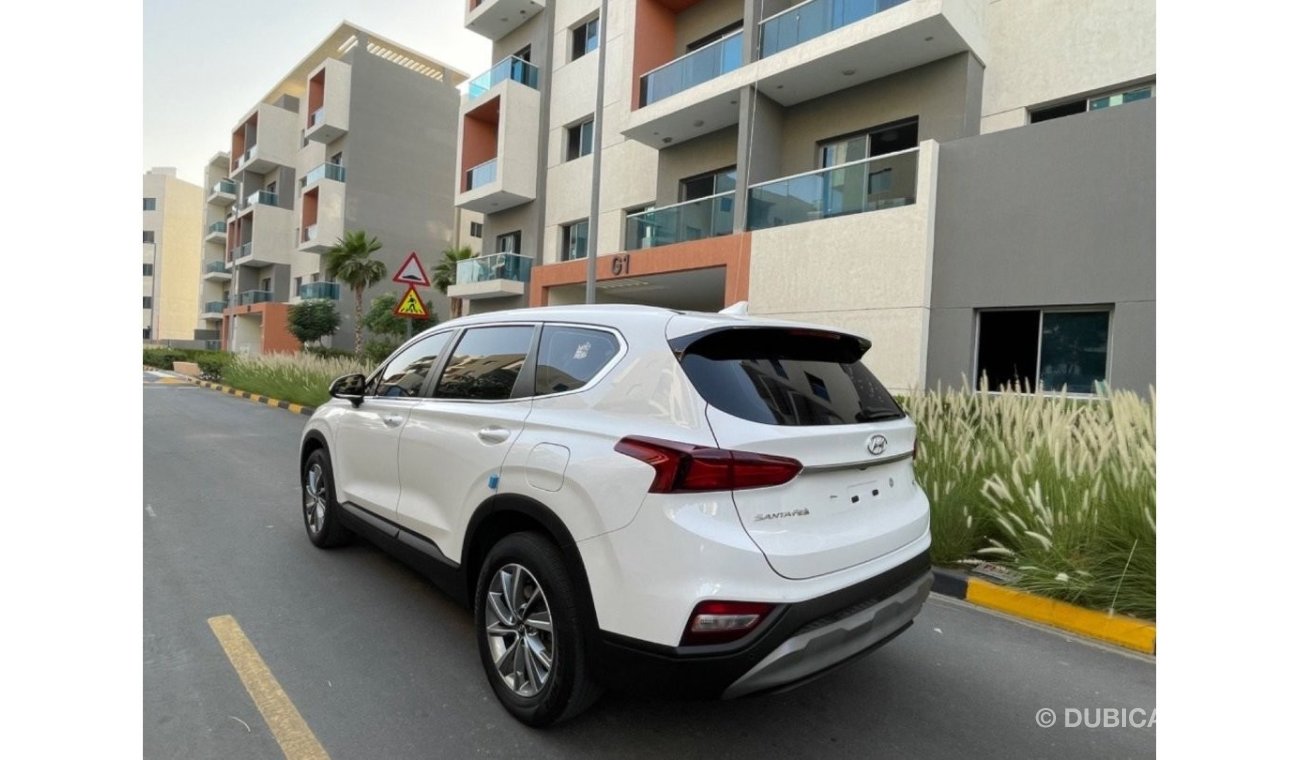 Hyundai Santa Fe Banking facilities without the need for a first payment