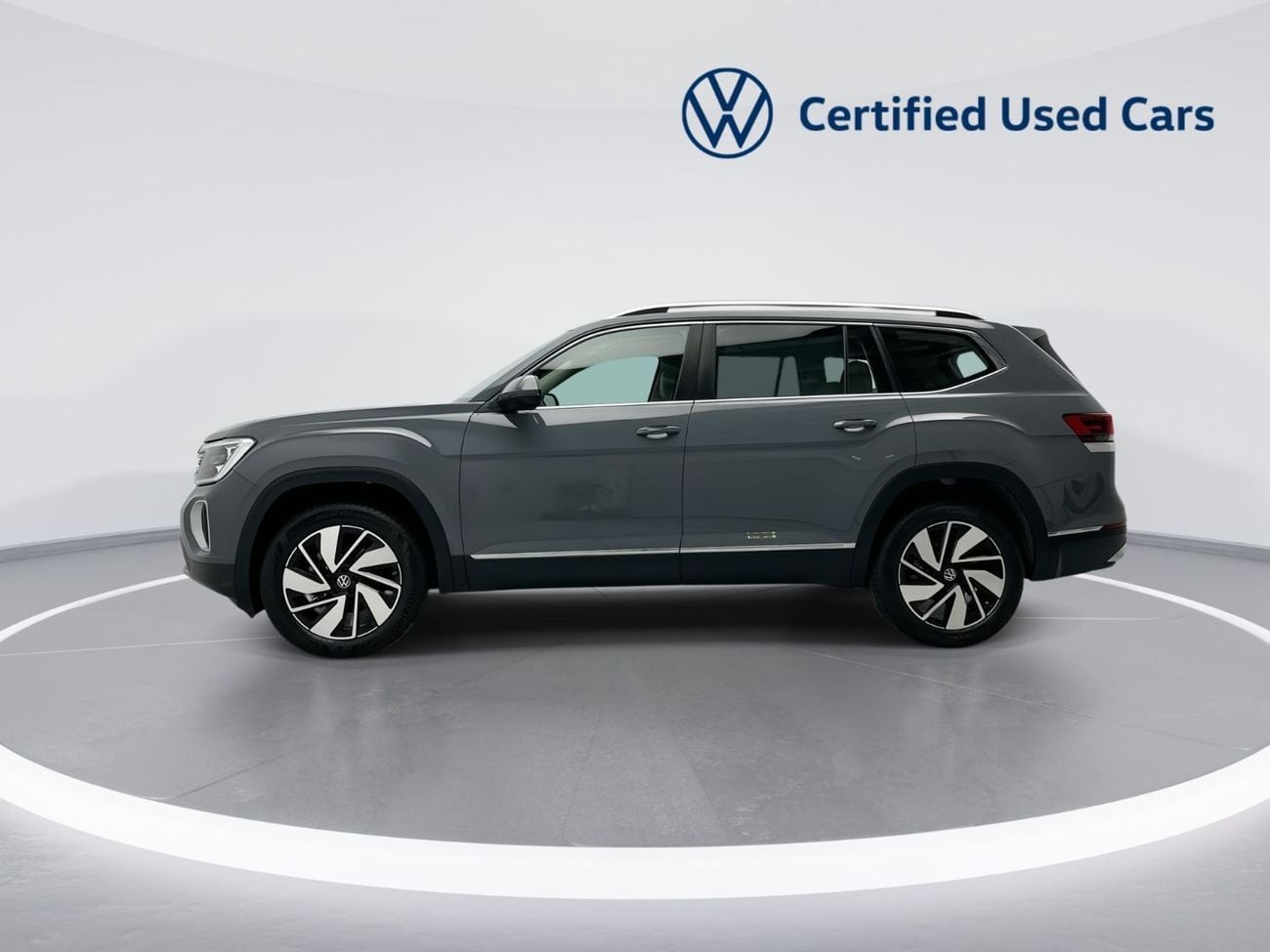 Volkswagen Teramont COMFORTLINE (Facelift 2) | 34,100 AED SAVINGS from New Car | New 12" Screen & LED Light Bar