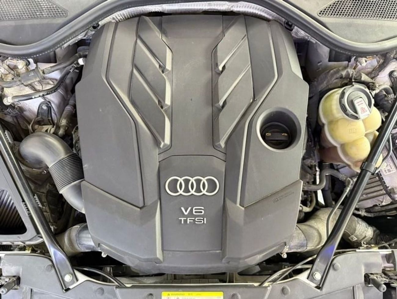 Audi A8 L 55 TFSI quattro Full Option 3.0L