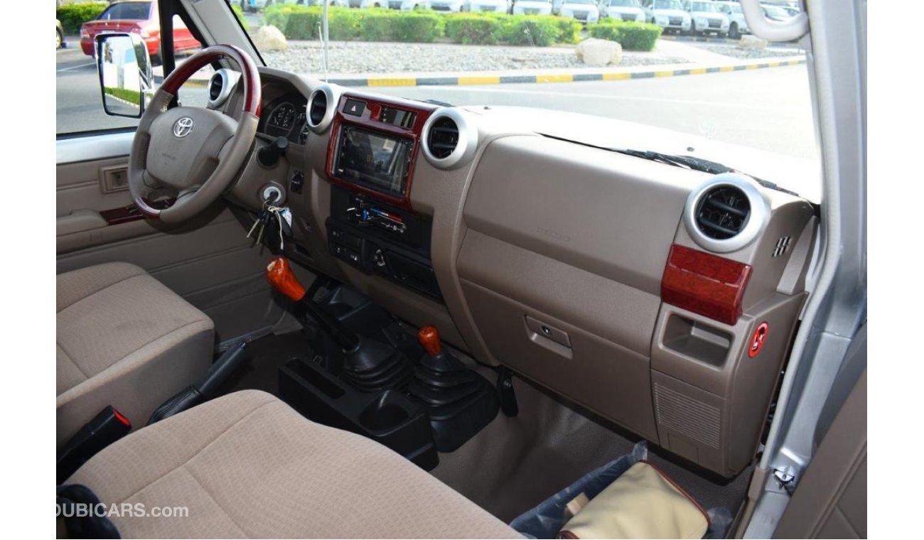 Toyota Land Cruiser Pick Up 79 SINGLE CAB V6 4.0L PETROL 4WD MT