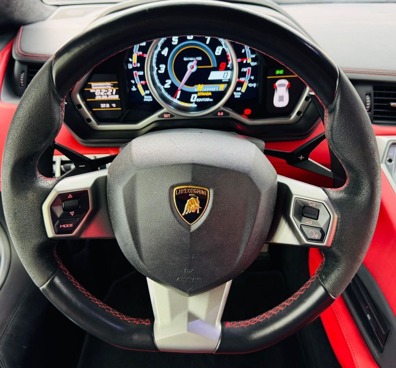 Lamborghini Aventador 6.5L V12 2015 Lamborghini Aventador LP700-4, Full Lamborghini Service History, Very Low Kms, GCC