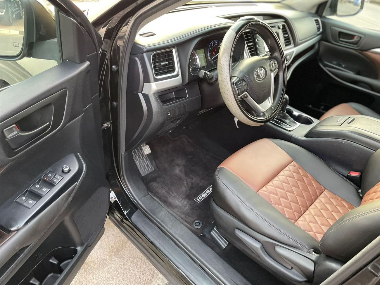Toyota Highlander 2015 Toyota Highlander LE MidOption+ 3.5L V6 - AWD 4x4  Full 7 Seater Leather - Rear CAM -