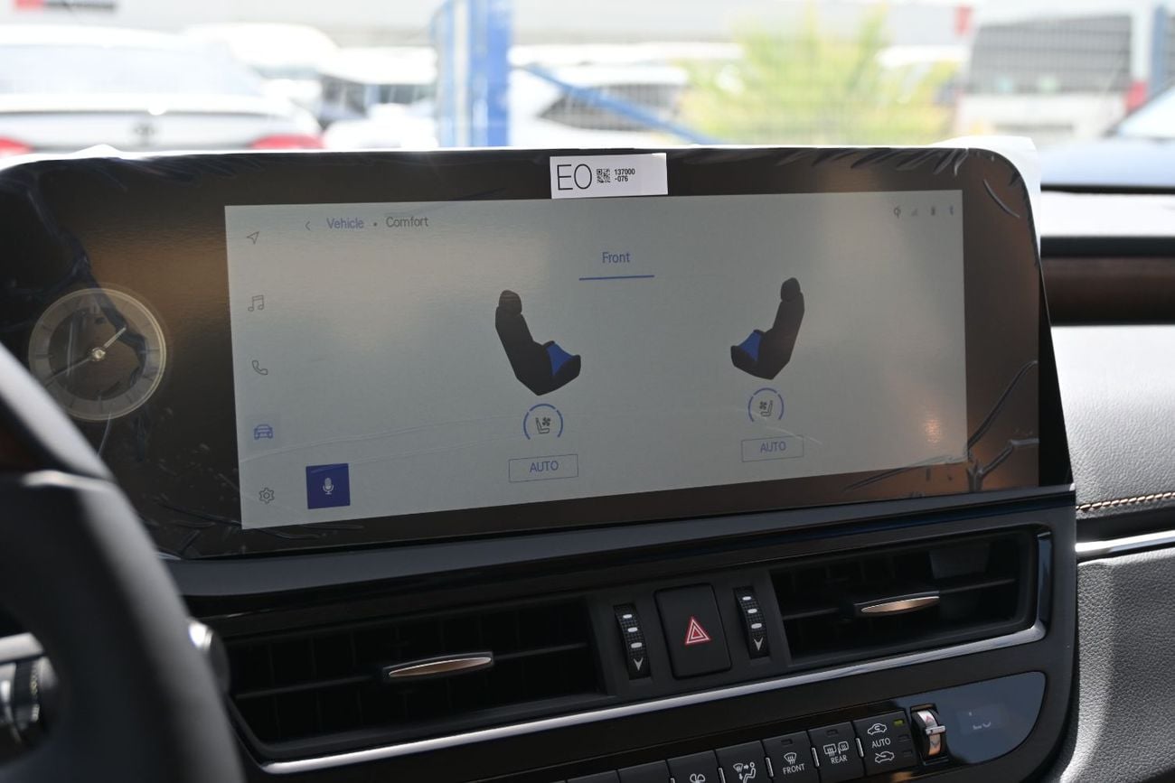 Lexus ES350 Exclusive 3.5L Lexus ES350 3.5L V6 Petrol, Color White Model 2025