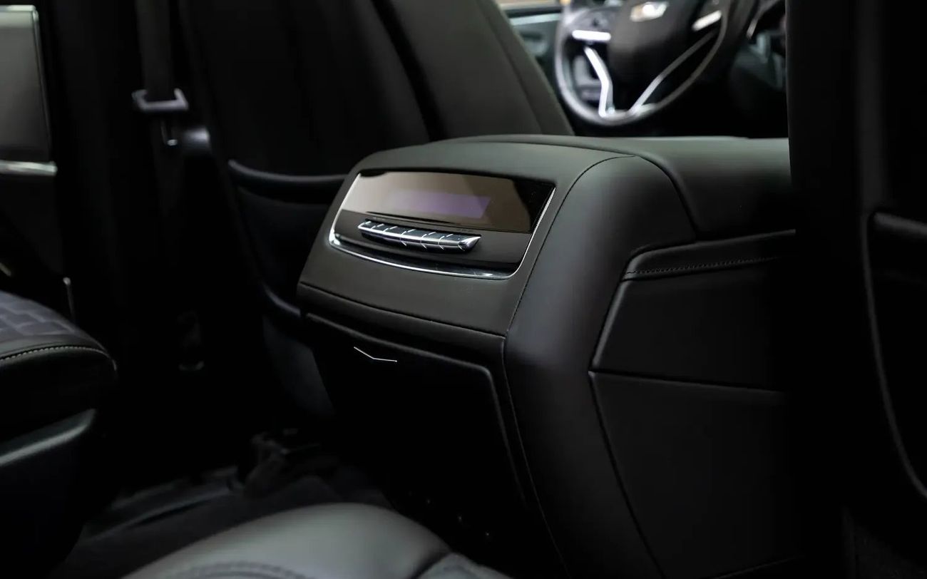 Cadillac Escalade Escalade-V 6.2L - GCC Spec - With Warranty and Service Contract