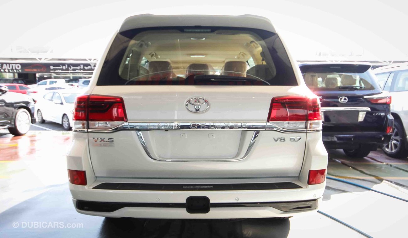 Toyota Land Cruiser VXS White Edition