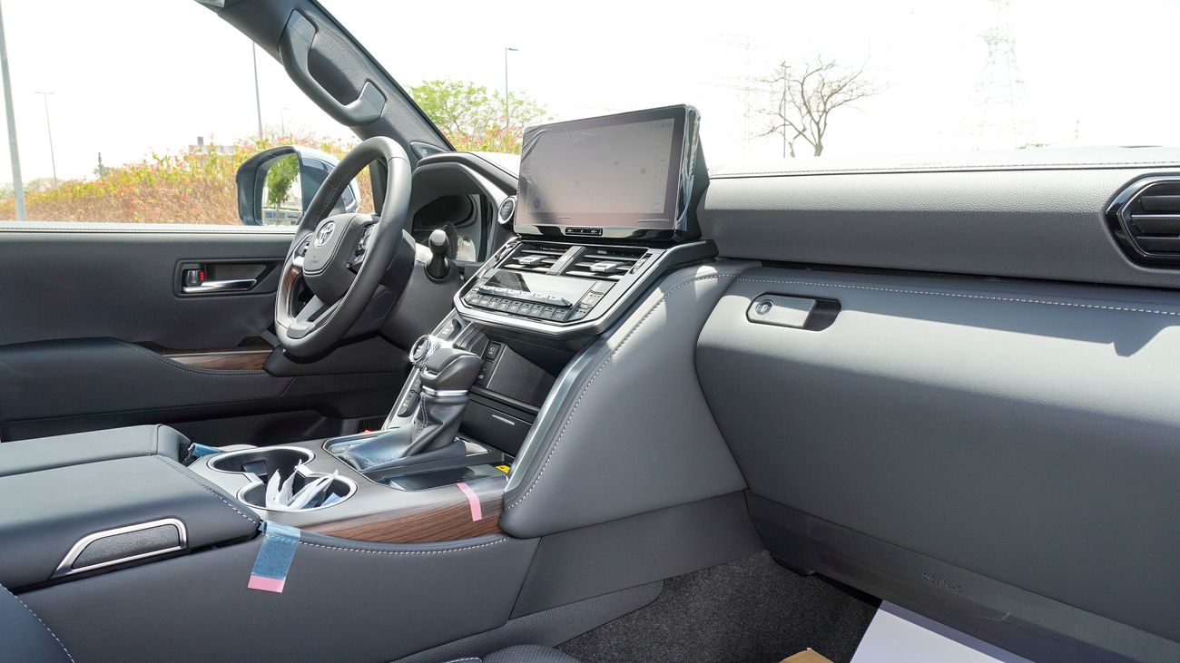 تويوتا لاند كروزر VX 3.5L V6