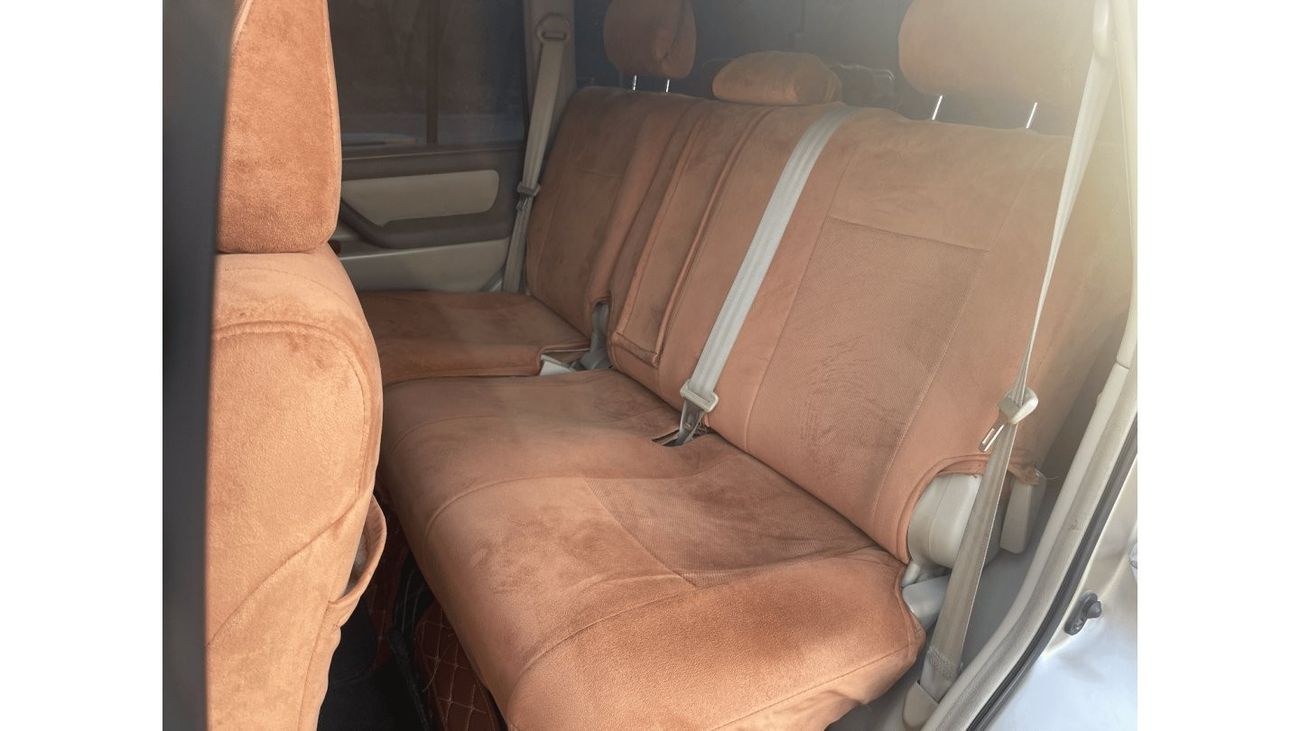 Toyota Land Cruiser TOYOTA LAND CRUISER 2006 GCC V6. 3,5  Excellent Condition   * CAR IN VERY GOOD CONDITION, BUY AND DR