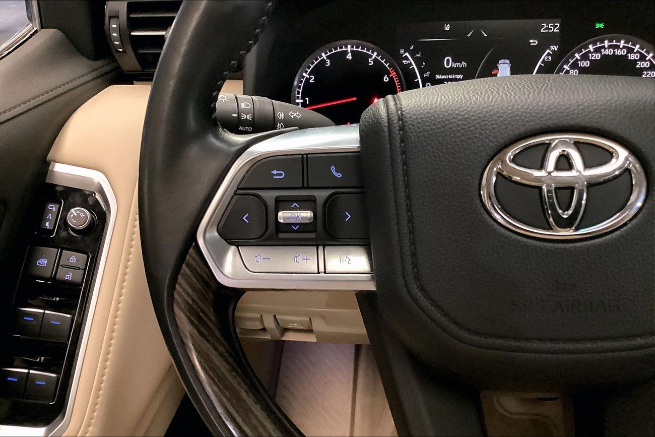 Toyota Land Cruiser VXR | National Day Celebration | Guaranteed Warranty | 0 Down Payment